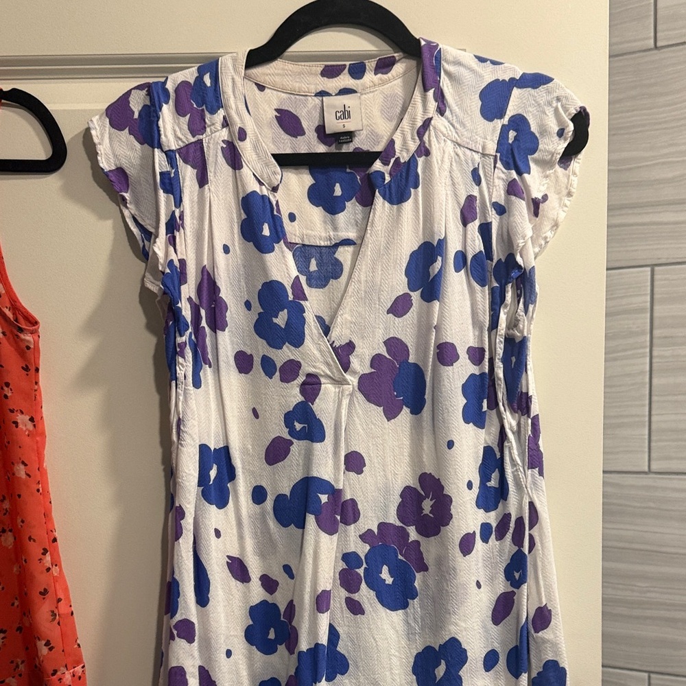 Lot of 4 CAbi Women's Blouses - Orange , Blue, Black, White Floral Set - Picture 6 of 9